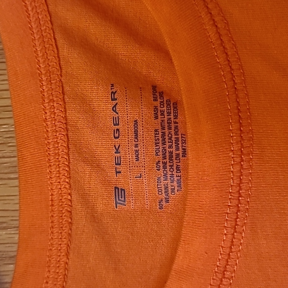 Tek Gear Orange T-shirt Size Large - Picture 2 of 3
